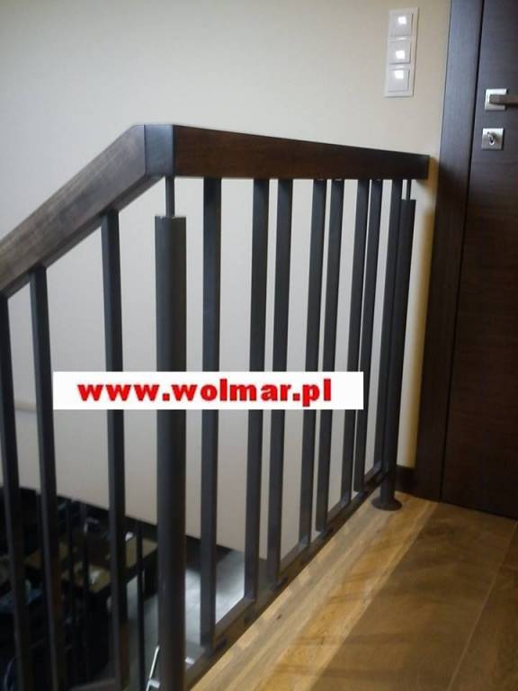 Modne barierki schodowe z zastosowaniem stali lakierowanej